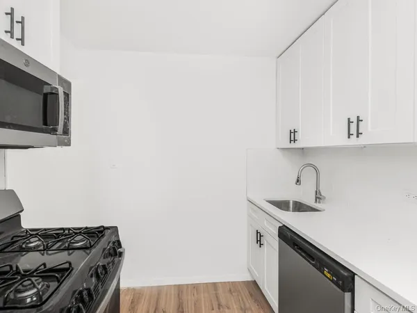 $315,000 | 3363 Sedgwick Avenue, Unit 4L | Kingsbridge Heights
