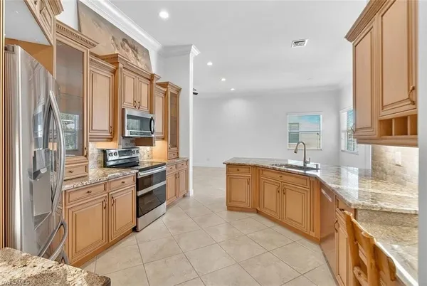 $670,000 | 9259 Springview Loop, Estero, FL 33928