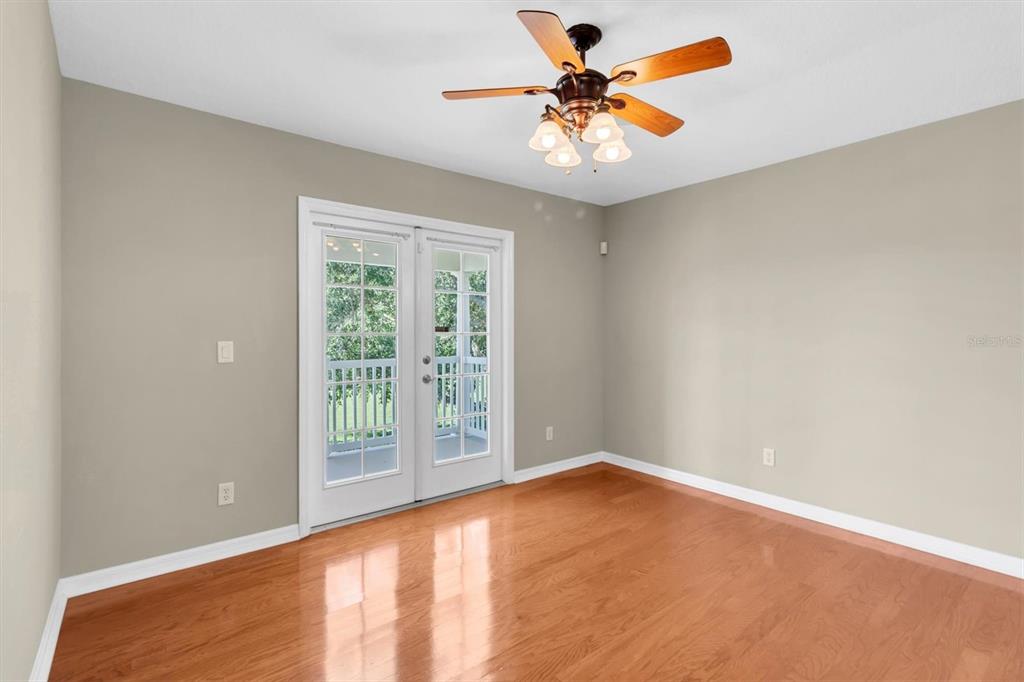 10121 Porch Street New Port Richey, FL 34655 - Photo 27 of 57 an empty room with a window
