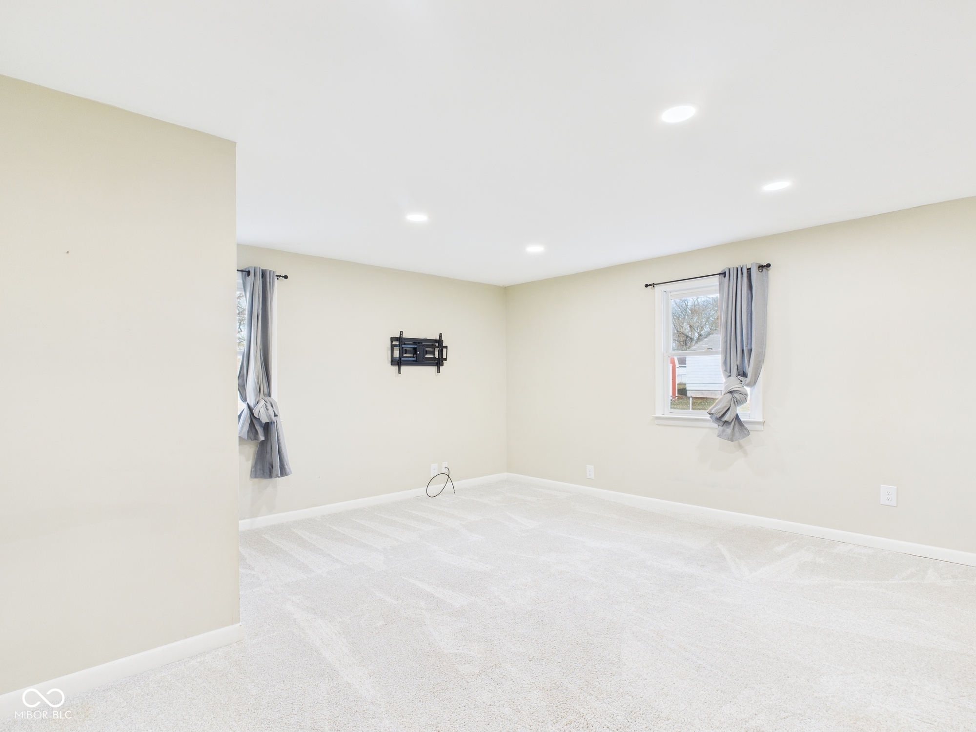 4623 Clark Street Anderson, IN 46013 - Photo 10 of 24