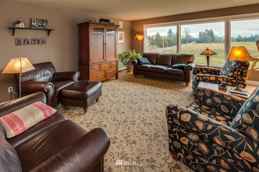 631 H Street Road Lynden, WA 98264 - Photo 2 of 25 Gallery Image 2