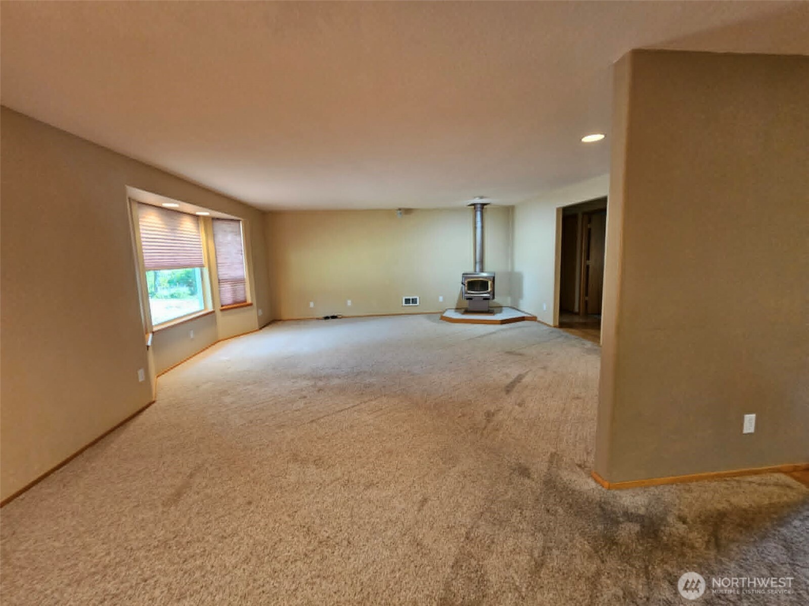 701 East Rd Of Tralee Shelton, WA 98584 - Photo 2 of 9