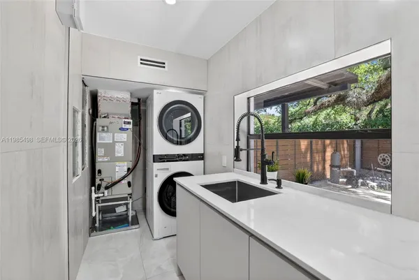 $8,900 | 3000 Riverland Road, Fort Lauderdale, FL 33312