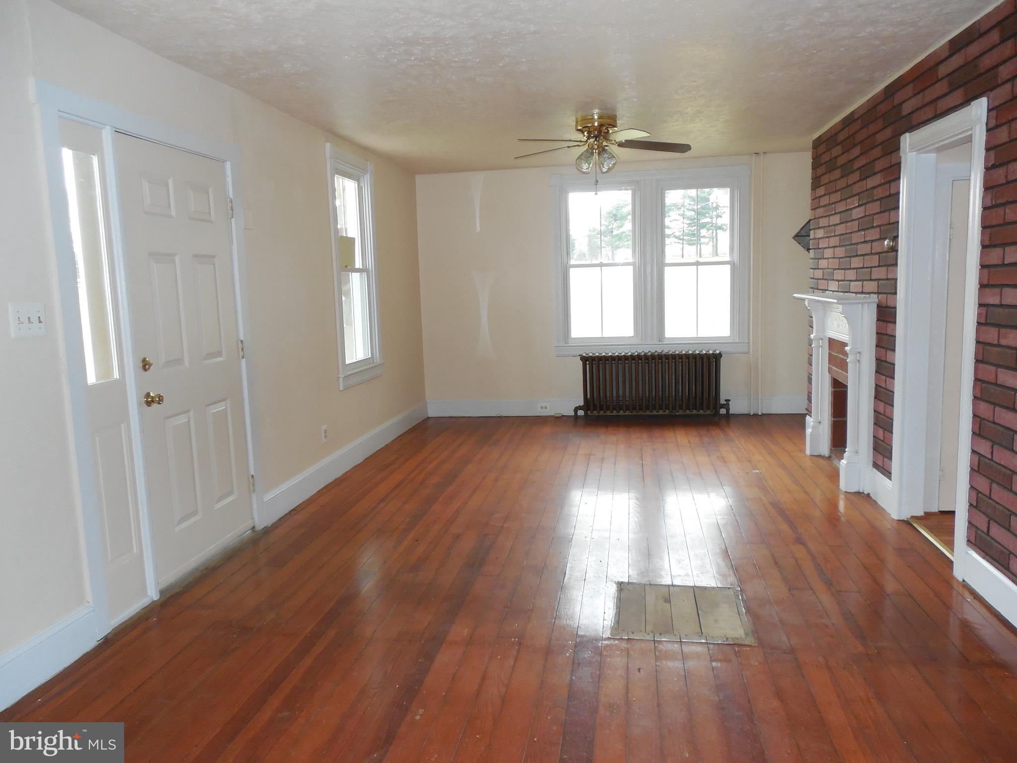 3748 Smith Road Darlington, MD 21034 - Photo 2 of 25 Living Room