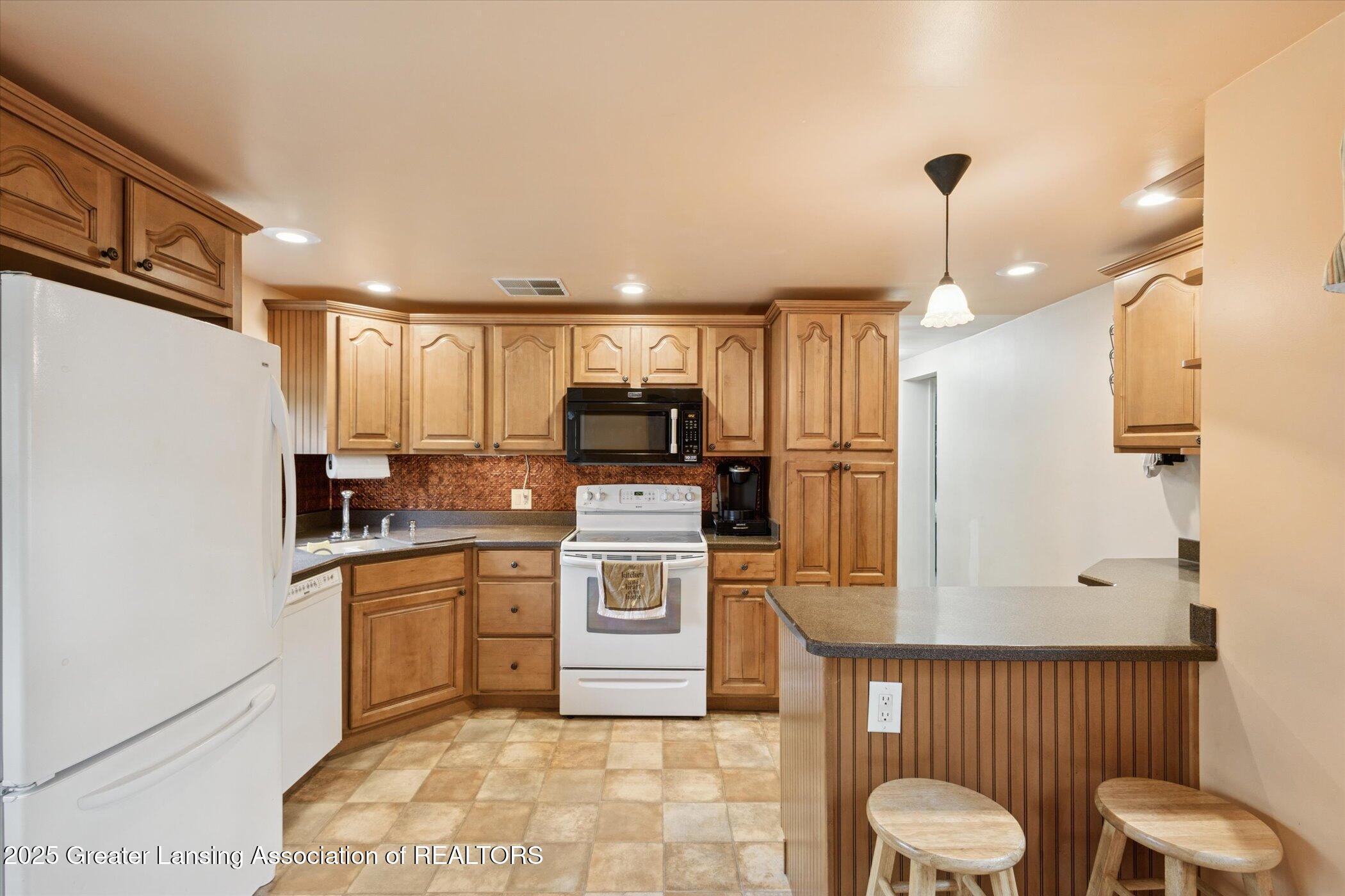 7937 Carlson Road Lansing, MI 48917 - Photo 20 of 62 15-7937-Carlson-Rd-Lansing-MI-48917-Wind