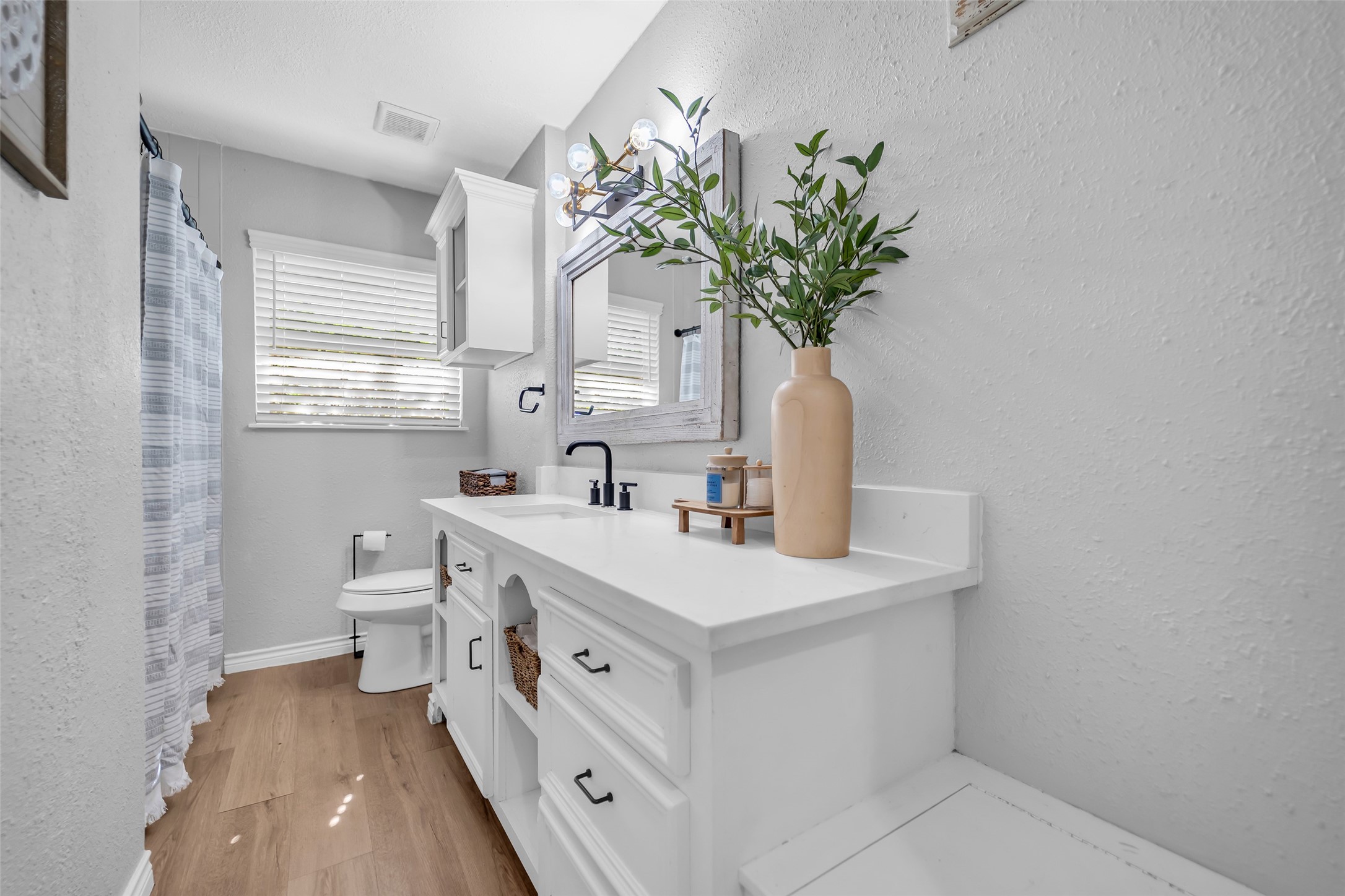 922 Innsdale Drive Houston, TX 77076 - Photo 21 of 40