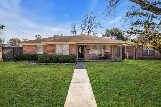 $285,000 | 922 Innsdale Drive, Houston, TX 77076
