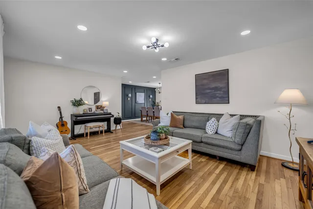 $285,000 | 922 Innsdale Drive, Houston, TX 77076