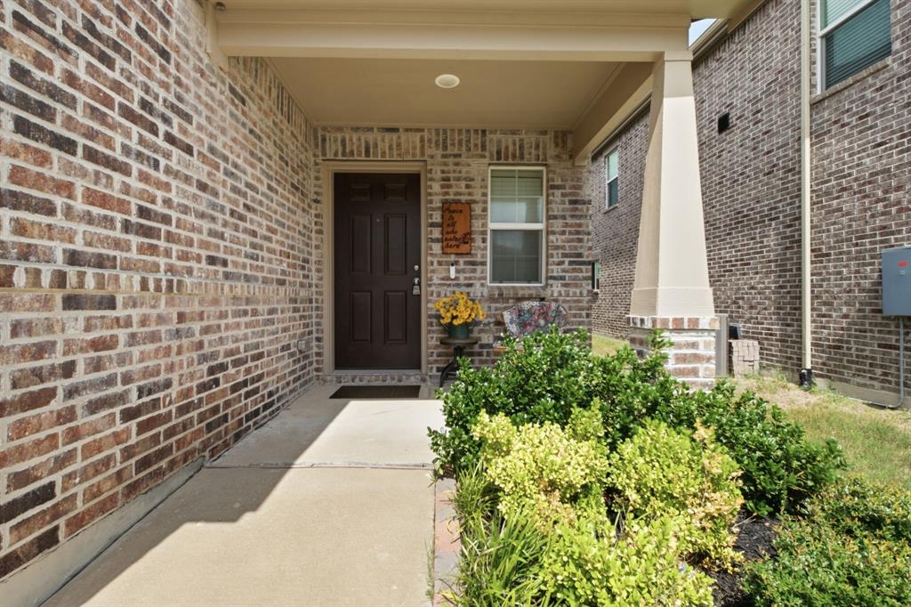 325 Hopson Street Van Alstyne, TX 75495 - Photo 2 of 40