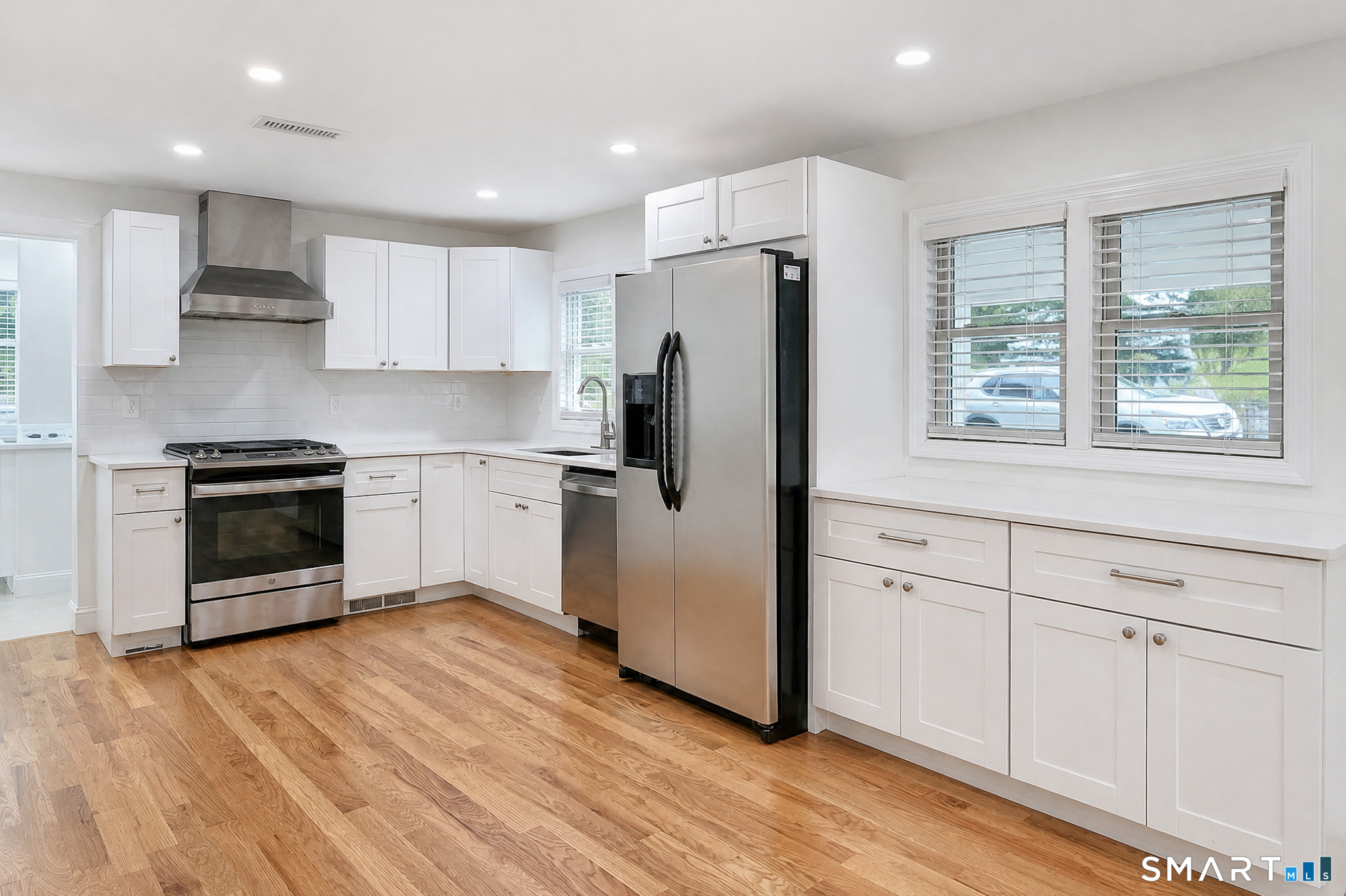 47 Middle River Road Danbury, CT 06811 - Photo 10 of 33 Gallery Image 10