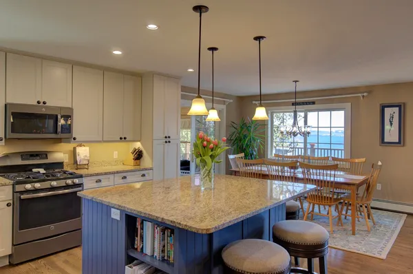 $1,979,000 | 25 Cavendish Cove Road, South Hero, VT 05486