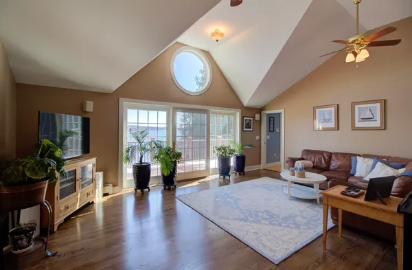 $1,979,000 | 25 Cavendish Cove Road, South Hero, VT 05486