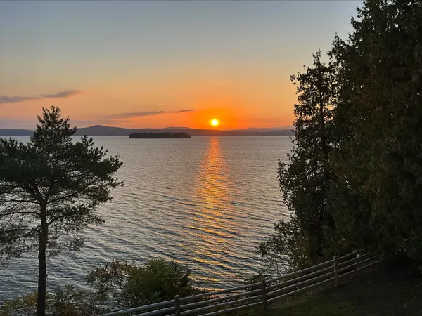 $1,979,000 | 25 Cavendish Cove Road, South Hero, VT 05486