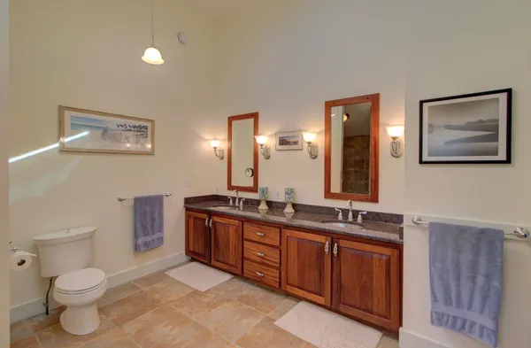 $1,979,000 | 25 Cavendish Cove Road, South Hero, VT 05486