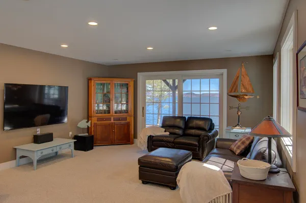 $1,979,000 | 25 Cavendish Cove Road, South Hero, VT 05486