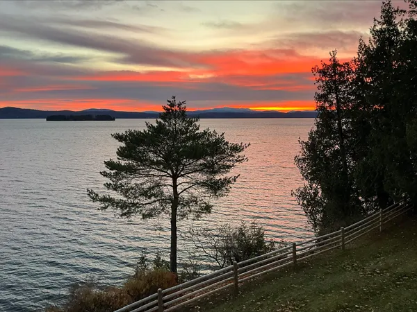 $1,979,000 | 25 Cavendish Cove Road, South Hero, VT 05486