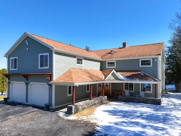 $1,979,000 | 25 Cavendish Cove Road, South Hero, VT 05486