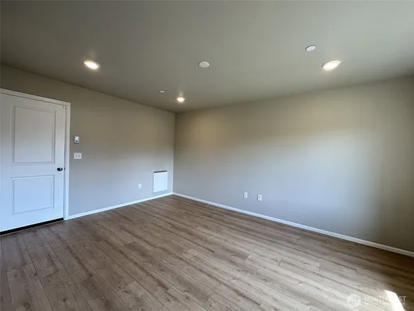 $397,475 | 17541 110th Avenue East, Unit A, Puyallup, WA 98374