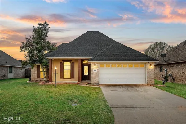 $272,900 | 806 Applewood Trail, Haughton, LA 71037