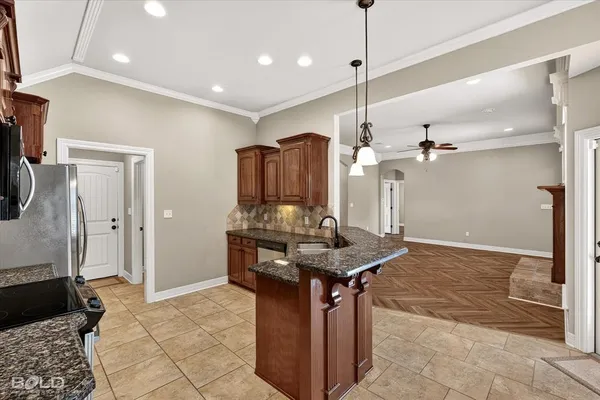 $272,900 | 806 Applewood Trail, Haughton, LA 71037
