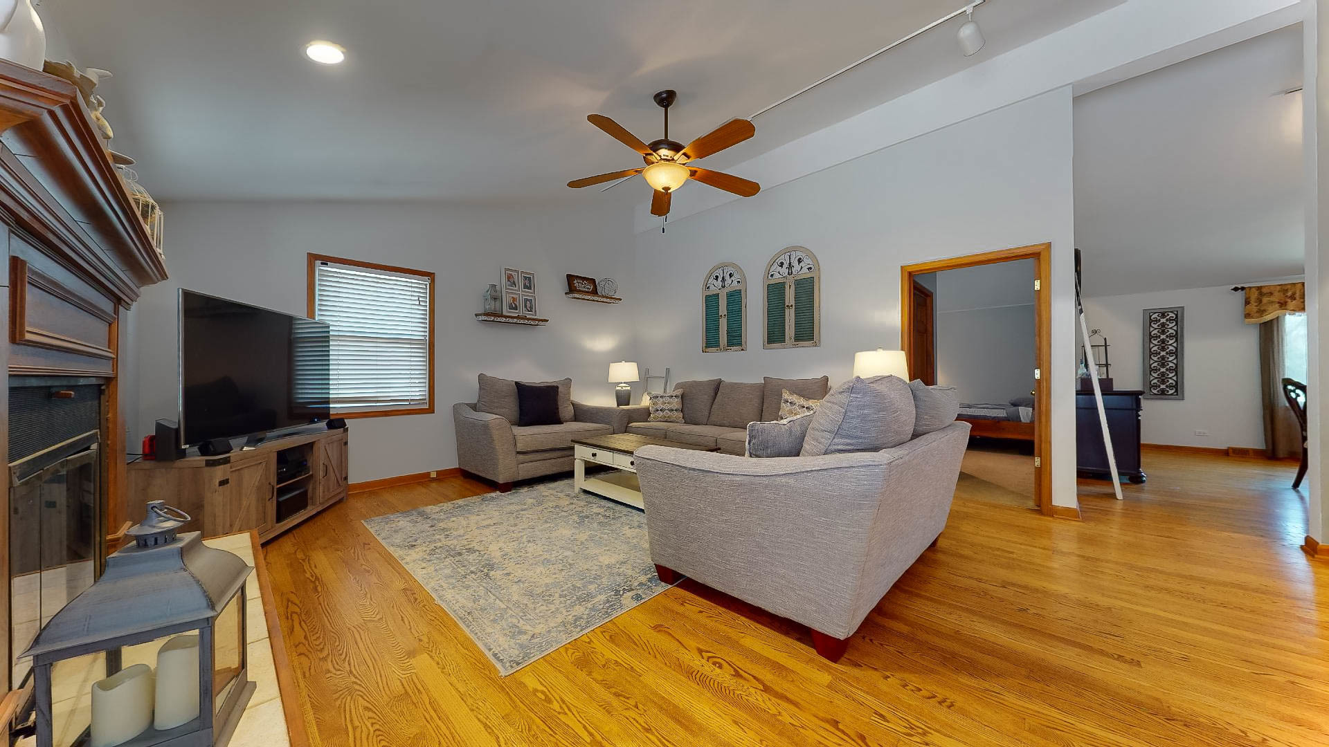 2S216 Riverside Avenue Warrenville, IL 60555 - Photo 11 of 38