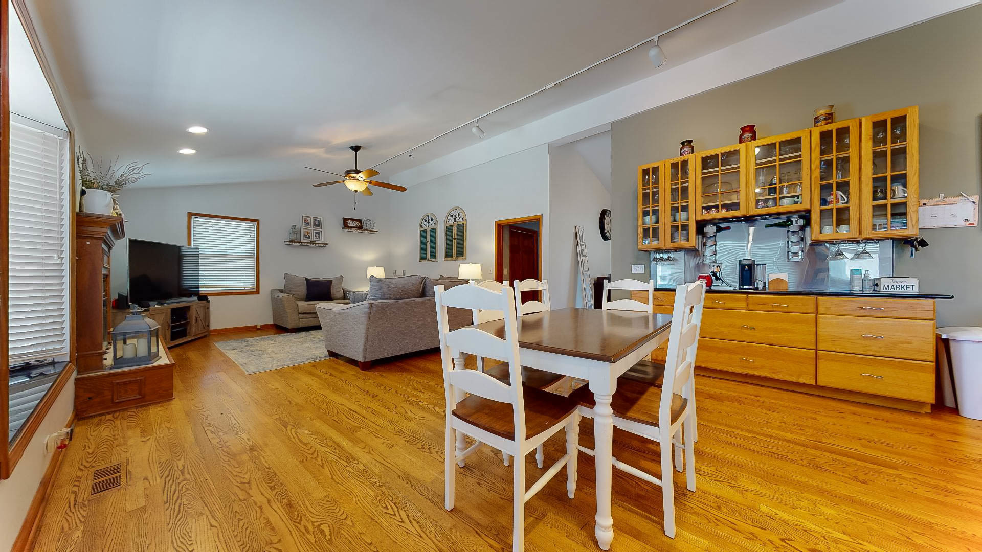 2S216 Riverside Avenue Warrenville, IL 60555 - Photo 9 of 38