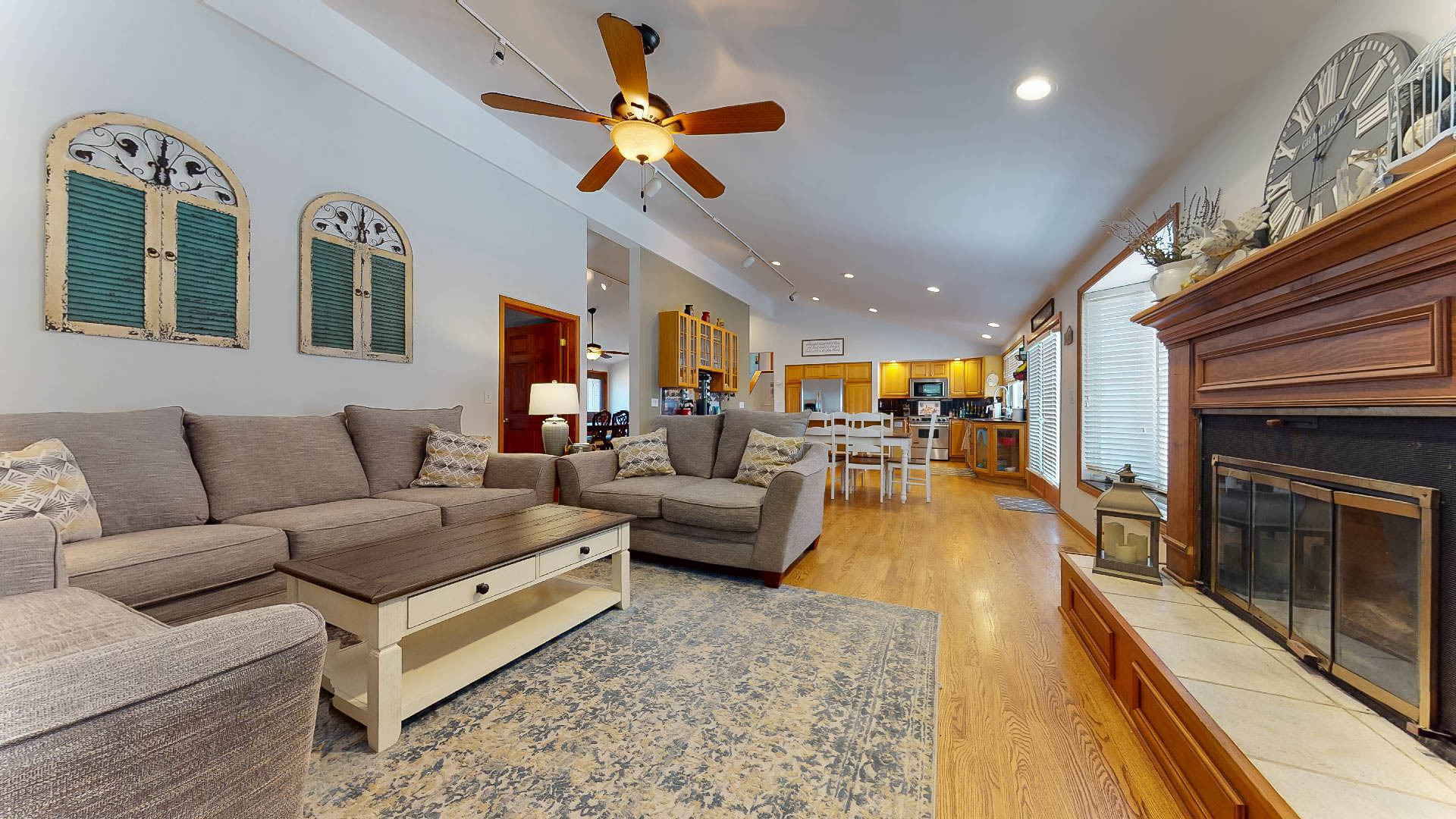 2S216 Riverside Avenue Warrenville, IL 60555 - Photo 10 of 38