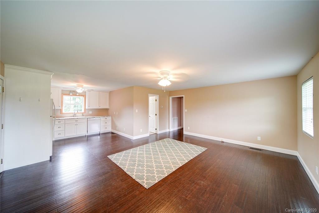 113 White Farm Road Dallas, NC 28034 - Photo 3 of 33 Gallery Image 3