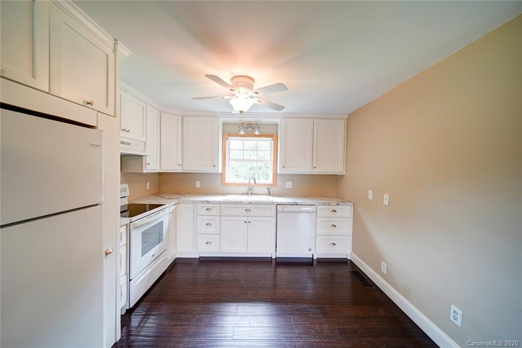 113 White Farm Road Dallas, NC 28034 - Photo 7 of 33 Gallery Image 7