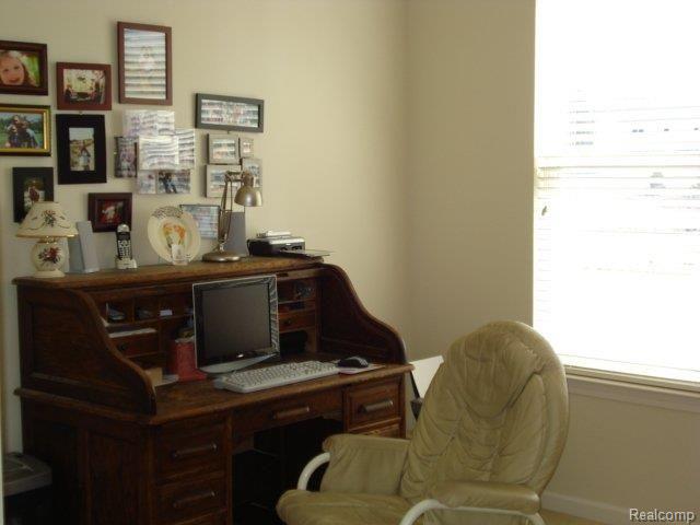 3801 Everett Drive Rochester, MI 48307 - Photo 13 of 21 Office