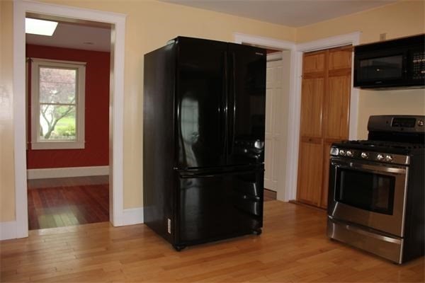 10 Traverse Street Gloucester, MA 01930 - Photo 13 of 42