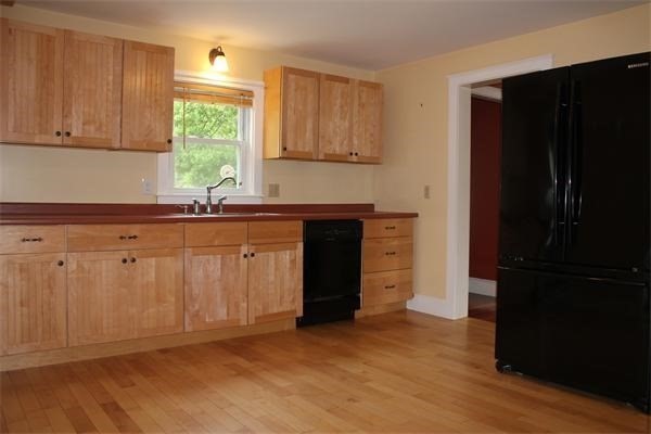 10 Traverse Street Gloucester, MA 01930 - Photo 14 of 42