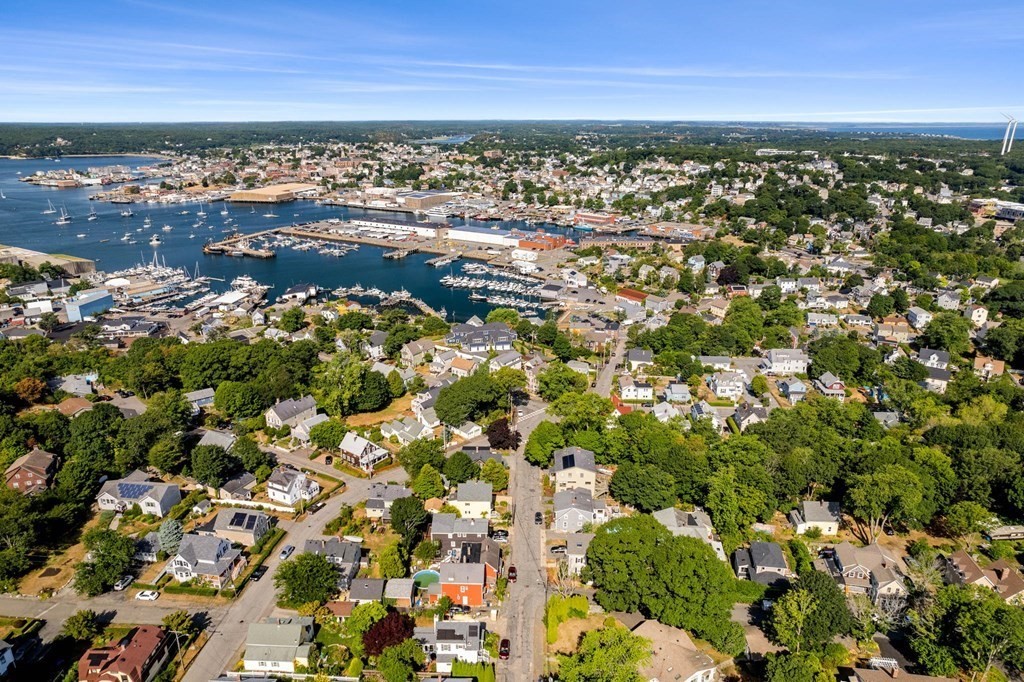 10 Traverse Street Gloucester, MA 01930 - Photo 2 of 42