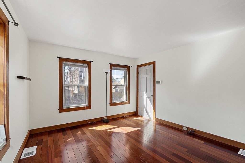 10 Traverse Street Gloucester, MA 01930 - Photo 3 of 42