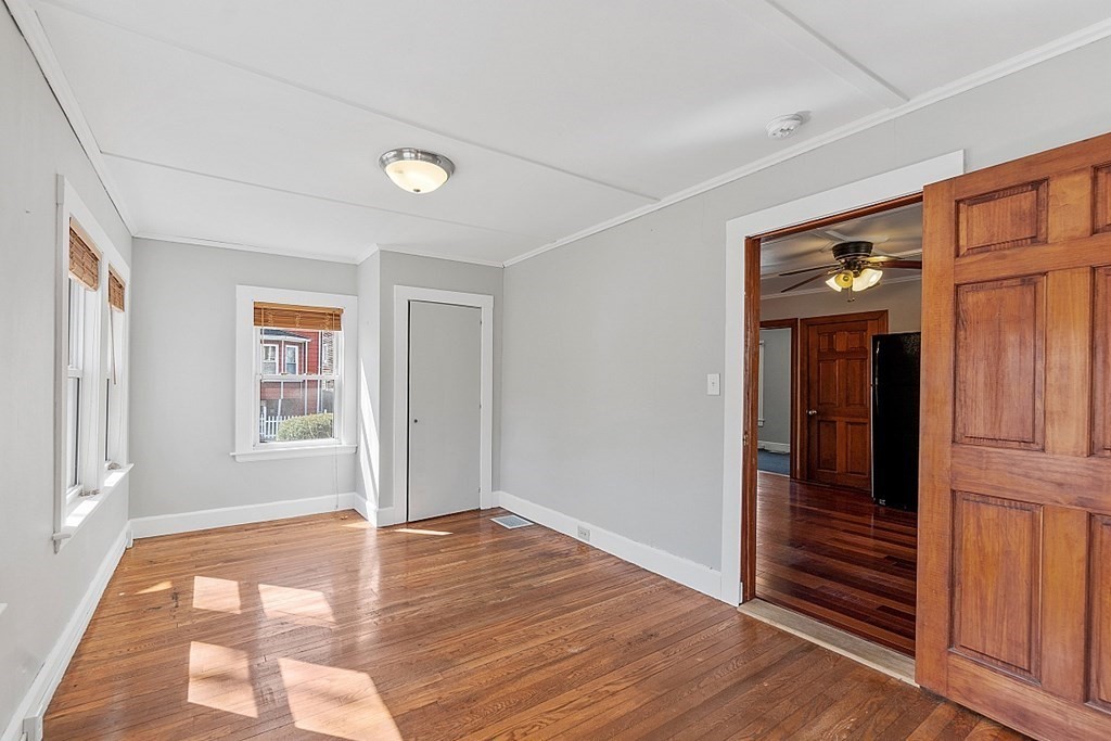 10 Traverse Street Gloucester, MA 01930 - Photo 6 of 42