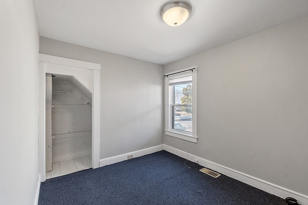 10 Traverse Street Gloucester, MA 01930 - Photo 8 of 42