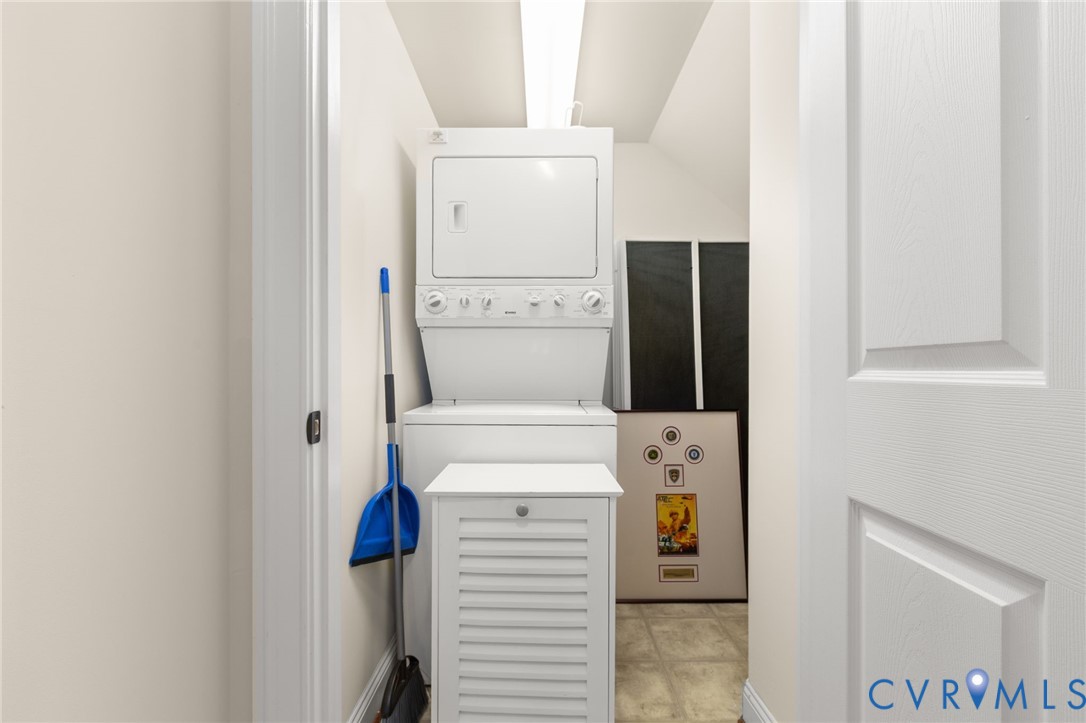 175 Shellfield Lane Colonial Beach, VA 22443 - Photo 69 of 100 Laundry room featuring stacked washer and clothes