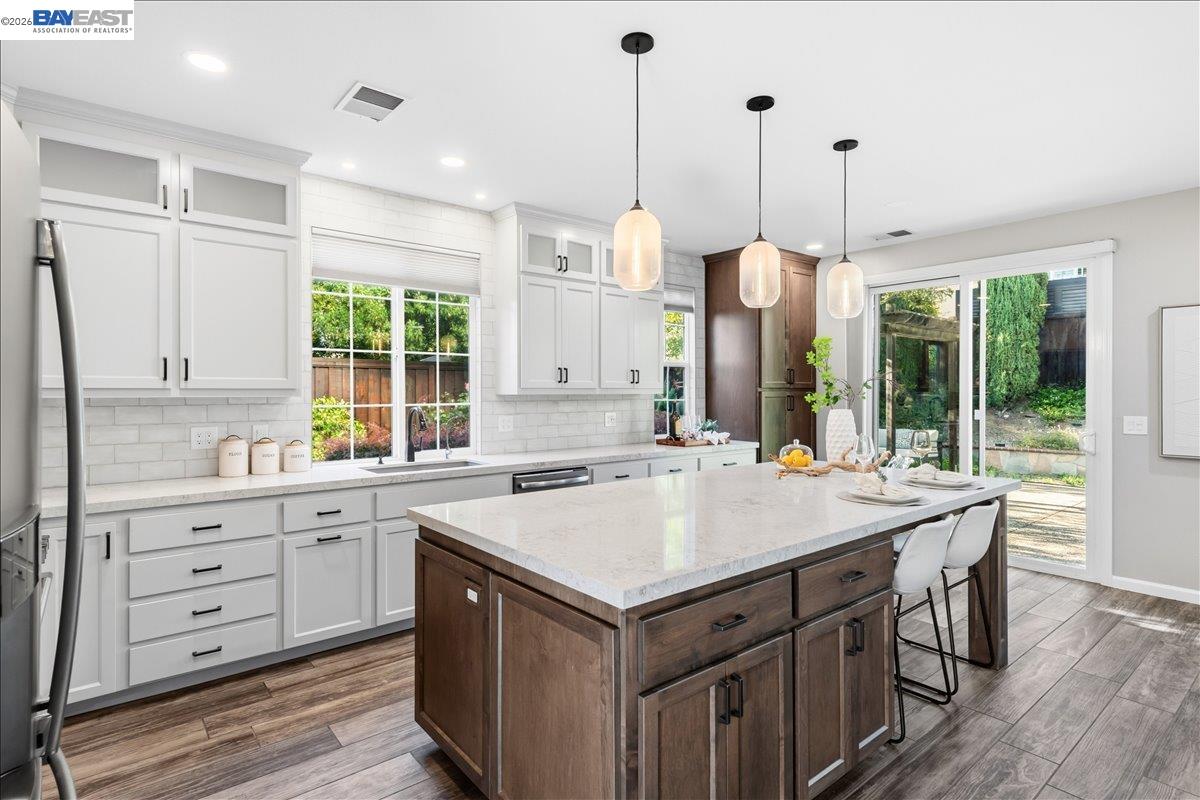 5625 Applegate Way Dublin, CA 94568 - Photo 8 of 38