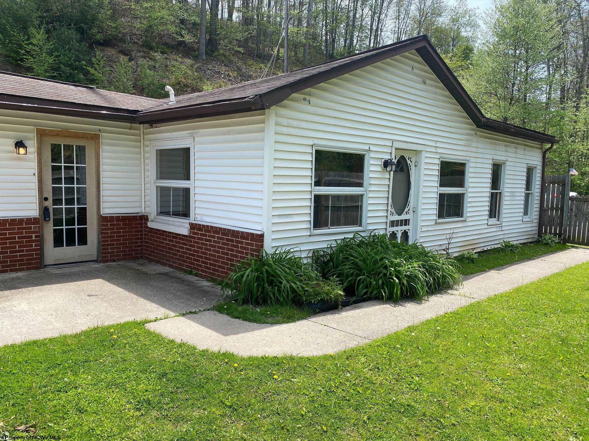 2162 Ward Road Elkins, WV 26241 - Photo 8 of 29 Gallery Image 8