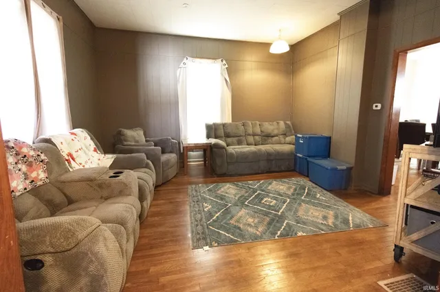 $199,000 | 18577 Chauncey Road, Sumner, IL 62466