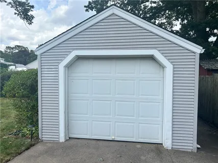 $3,000 | 81 Ballston Avenue, Pawtucket, RI 02861