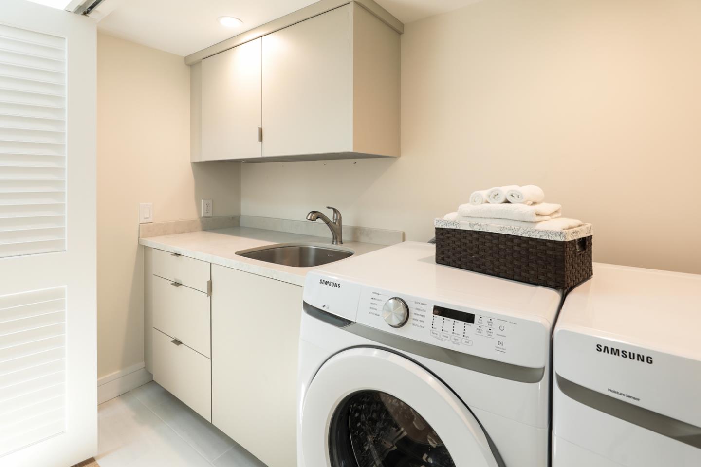 161 Stone Pine Lane Menlo Park, CA 94025 - Photo 20 of 26 a utility room with dryer and washer