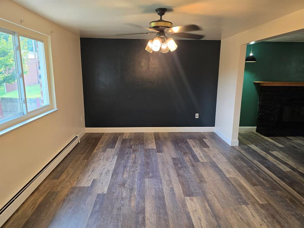 1767 Hassam Road Coraopolis, PA 15108 - Photo 10 of 27 Dining room
