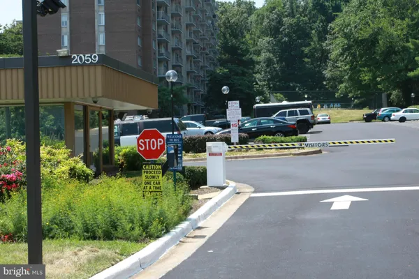 $1,695 | 2059 Huntington Avenue, Unit 909, Alexandria, VA 22303