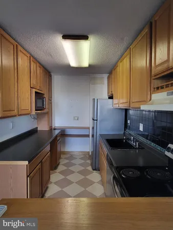 $1,695 | 2059 Huntington Avenue, Unit 909, Alexandria, VA 22303