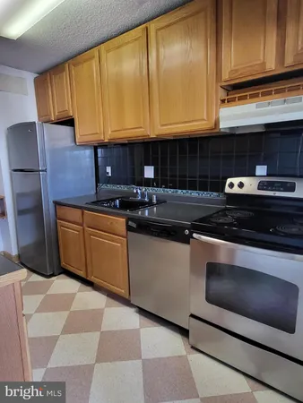 $1,695 | 2059 Huntington Avenue, Unit 909, Alexandria, VA 22303