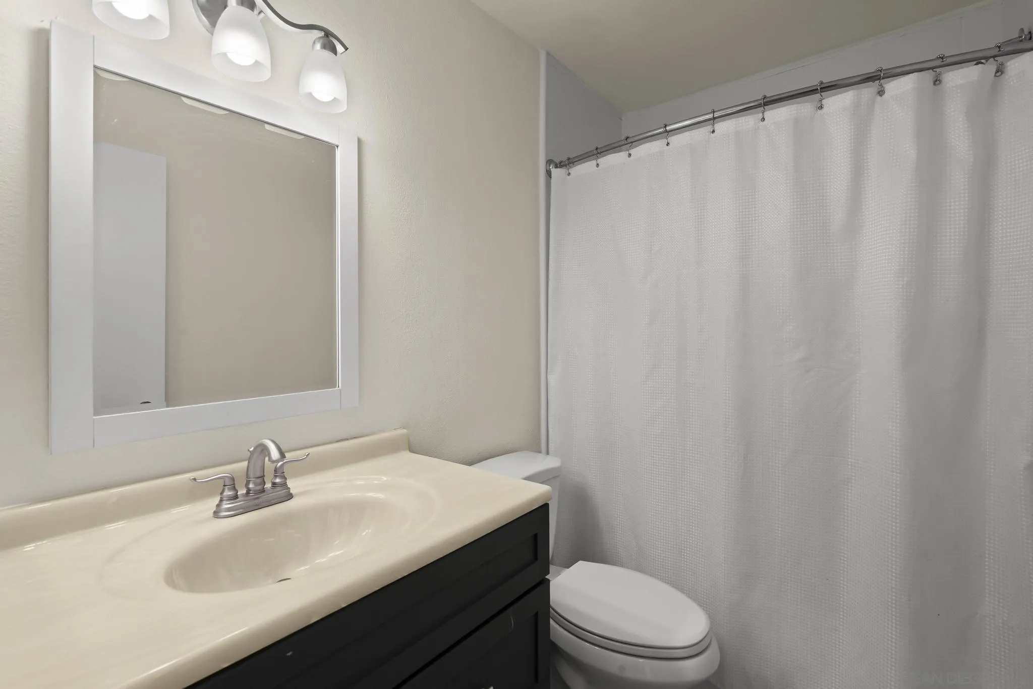 2147 Citrus Tree Lane Spring Valley, CA 91977 - Photo 24 of 32 Gallery Image 24