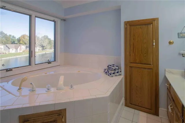 $449,900 | 1219 Pembrooke Drive, Warrensburg, MO 64093