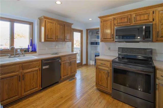 $449,900 | 1219 Pembrooke Drive, Warrensburg, MO 64093