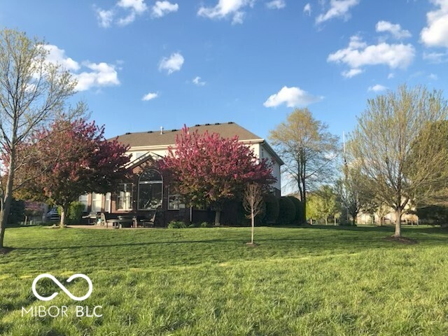 4637 Shadow Ridge Boulevard Greenwood, IN 46143 - Photo 3 of 48